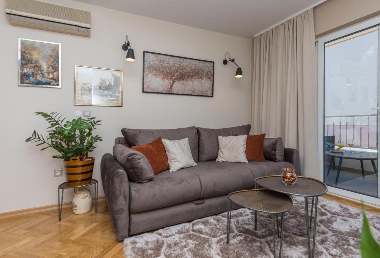 Chic Apartment Zoja Near Beach With Free Parking Makarska Exterior photo