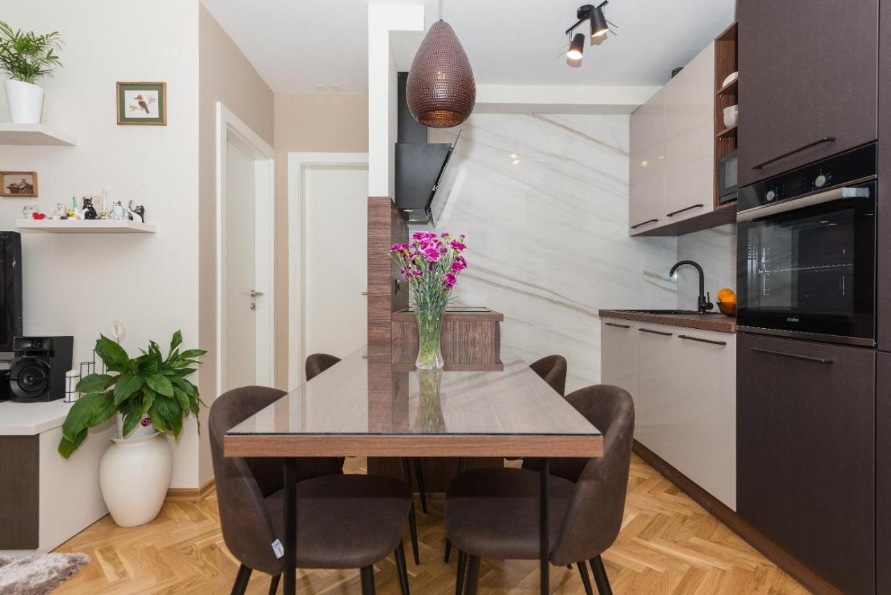 Chic Apartment Zoja Near Beach With Free Parking Makarska Exterior photo